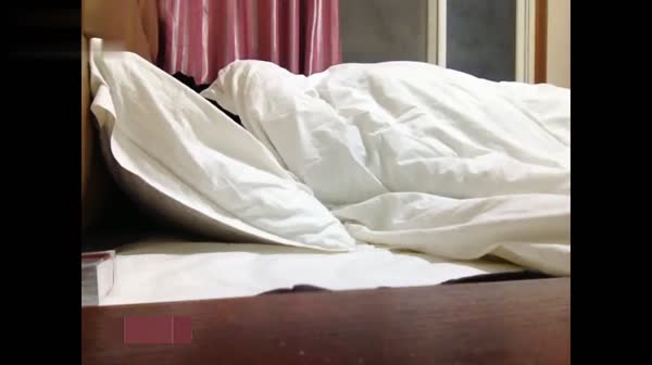 连哄带骗让大奶少妇舔屌口爆